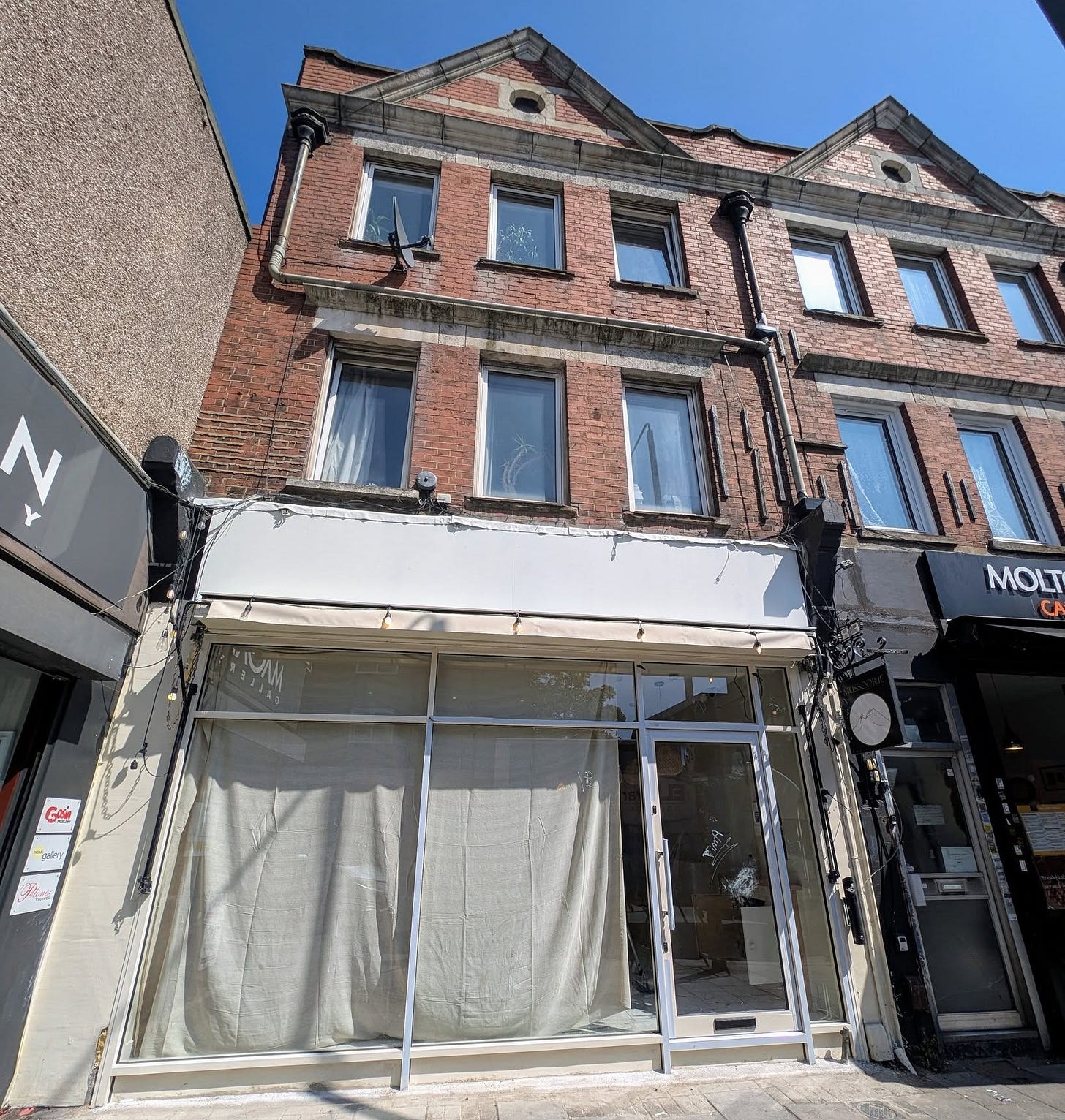 No photo description available.