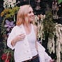 Laura Sills's avatar