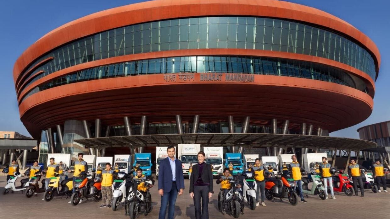 Amazon reaches 10,000 electric vehicles in its India delivery fleet Amazon reaches 10,000 electric vehicles in its India delivery fleet