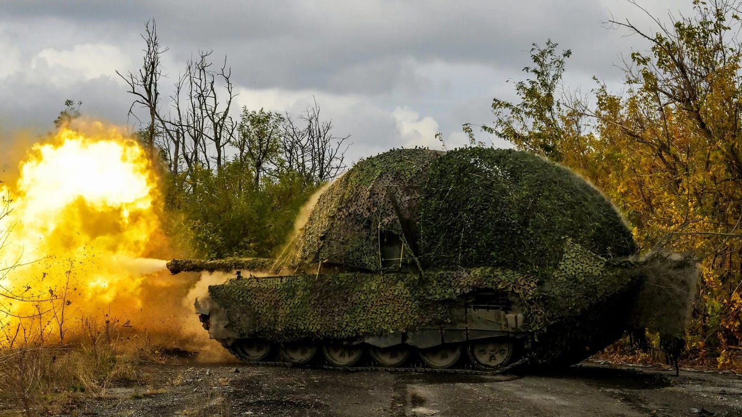 Russia’s T-72B3M tank is seen firing at the Ukrainian army’s positions in the special military operation zone. File photo  - Sputnik International, 1920, 13.04.2025