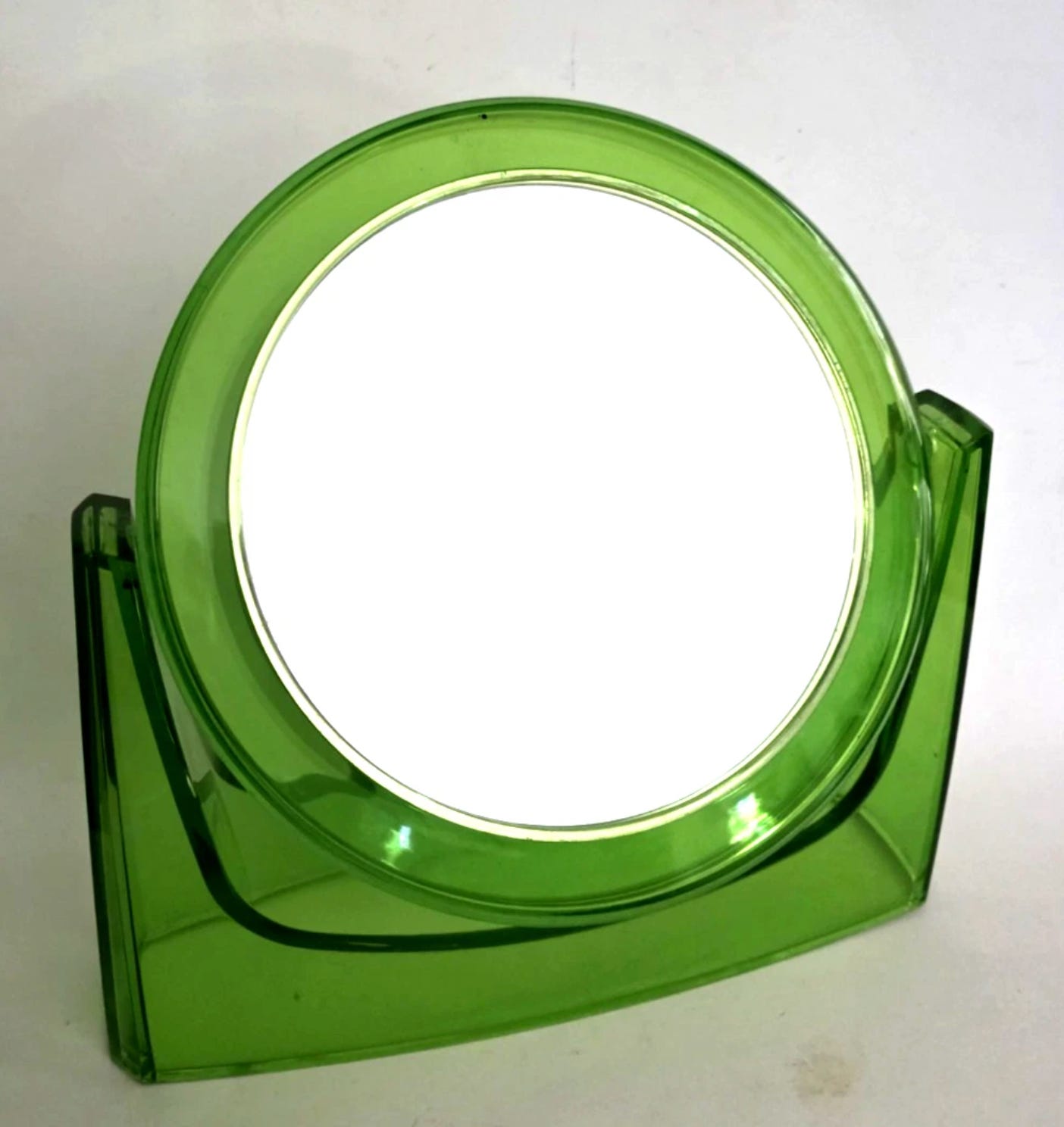 21 Vintage Vanity Mirrors - by Skylar Allen - Room to Grow