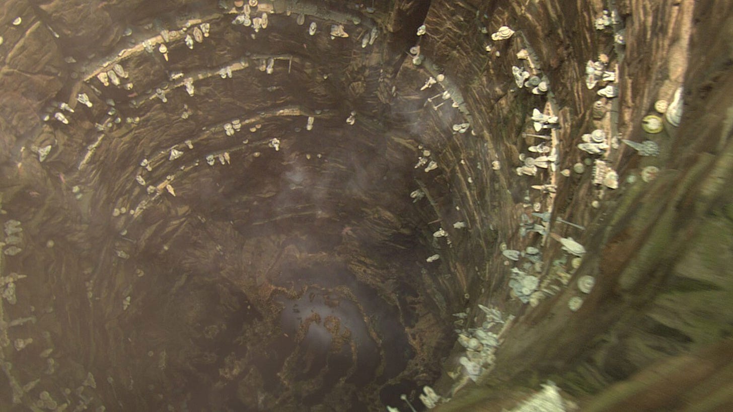 A sinkhole city on Utapau
