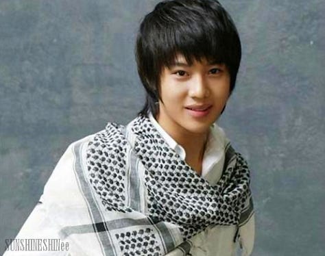 Images of Lee Taemin during his mid-teen years.