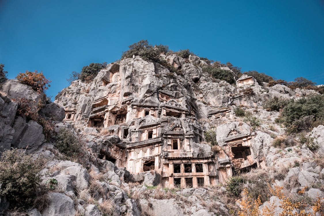 https://www.pexels.com/photo/ancient-lycia-mountainous-region-in-antalya-turkey-11505669/