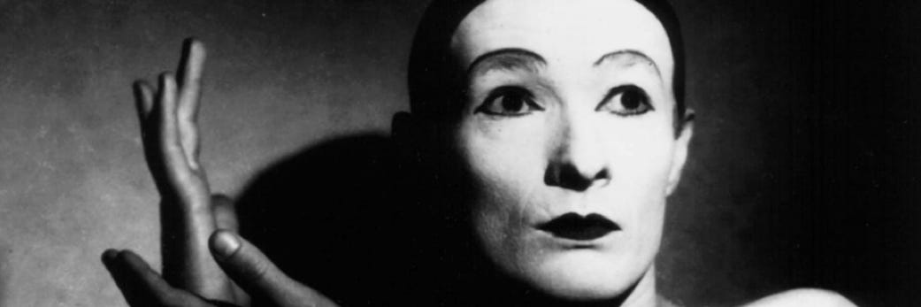 A close-up of a person

Description automatically generated