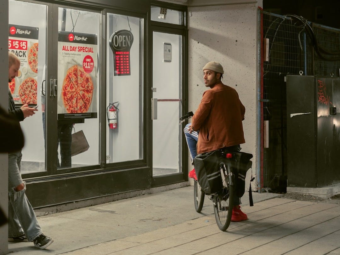 California Pizza Huts Lay Off 1,200 Delivery Drivers Ahead of New Minimum Wage Increase