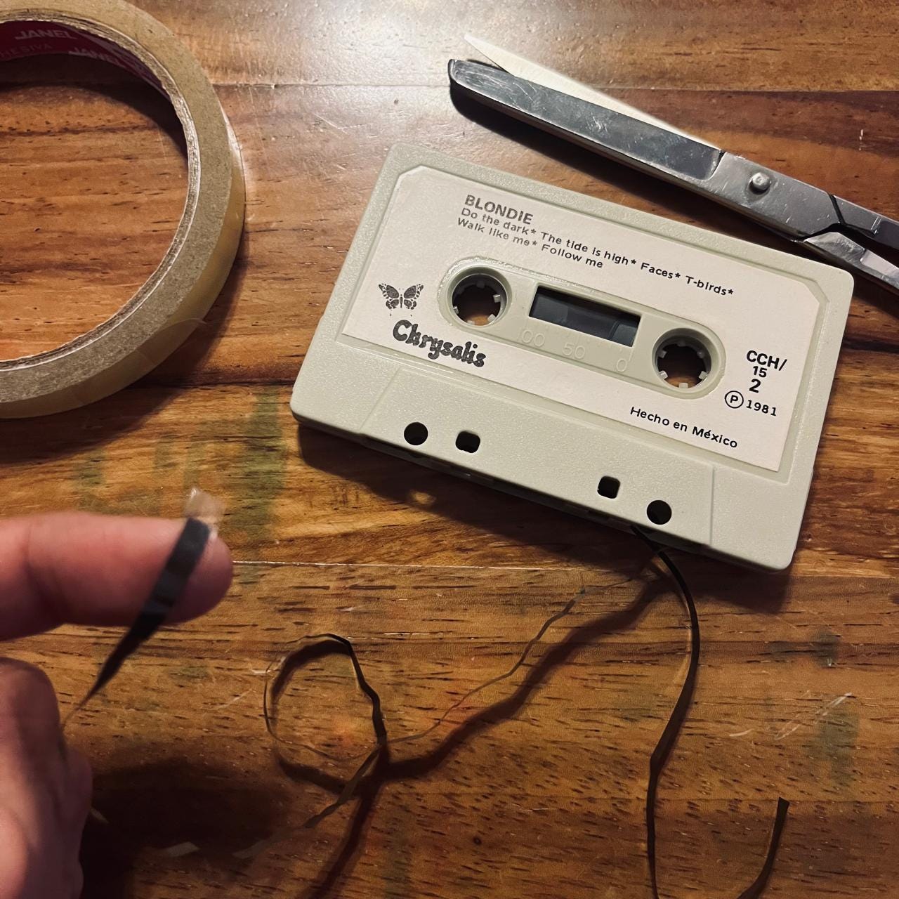 La cinta rota de Autoamerican (1980), de Blondie, justo a la altura de “The tide is high”. 😞