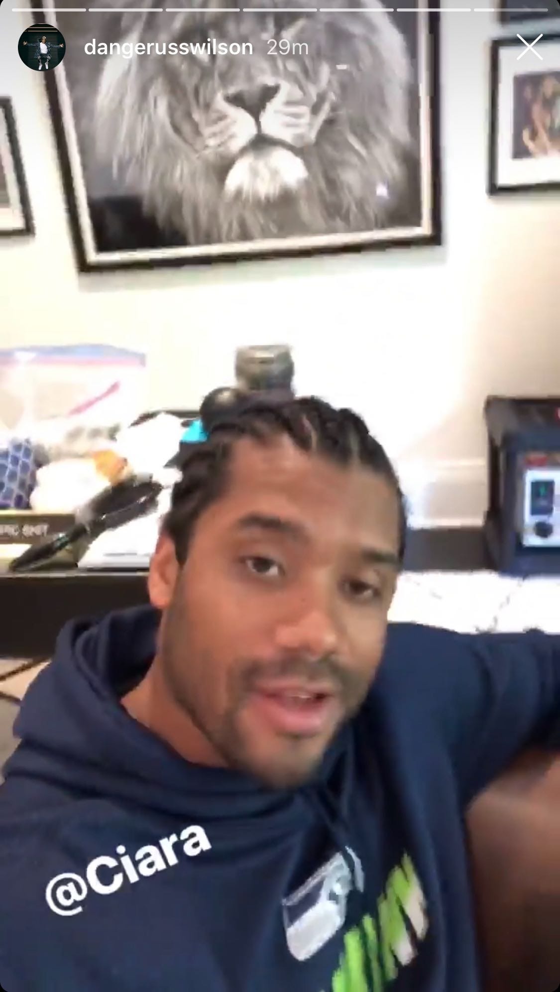 Dov Kleiman on X: "New money means new haircut for Russell Wilson  https://t.co/JGfyaebstI" / X