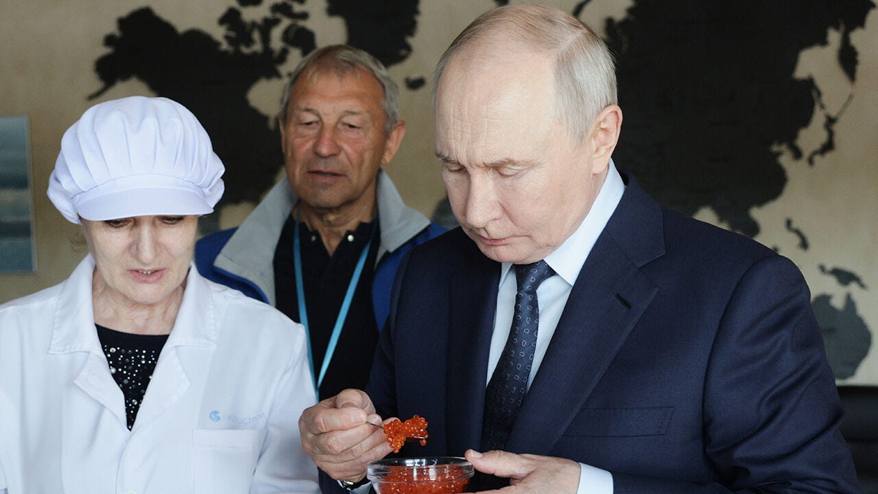 Putin Visits Kuril Islands for First Time Amid Territorial Dispute; Japan's Takaichi Immediately Protested
