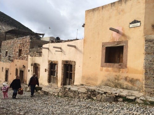 some people still live in Real de Catorce