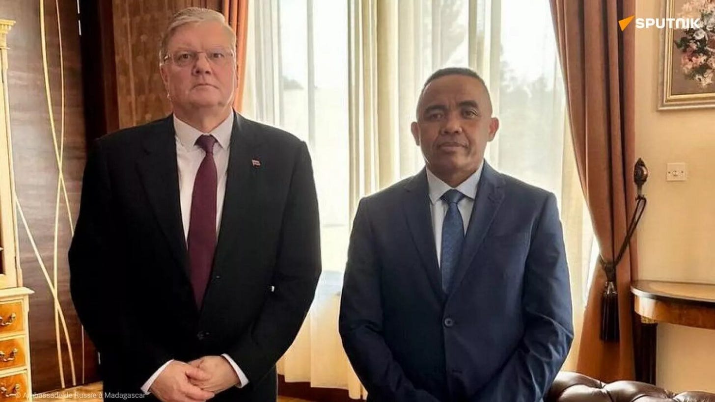 Russian Ambassador to Madagascar Received by Country's President for Refounding - Sputnik Africa, 1920, 21.10.2025