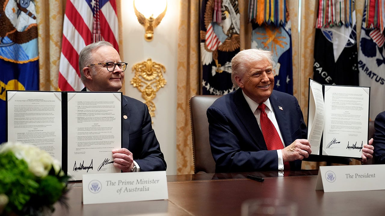 Trump, Albanese sign $8.5B rare earths deal to counter China dependence |  Fox Business Trump, Albanese sign $8.5B rare earths deal to counter China dependence |  Fox Business