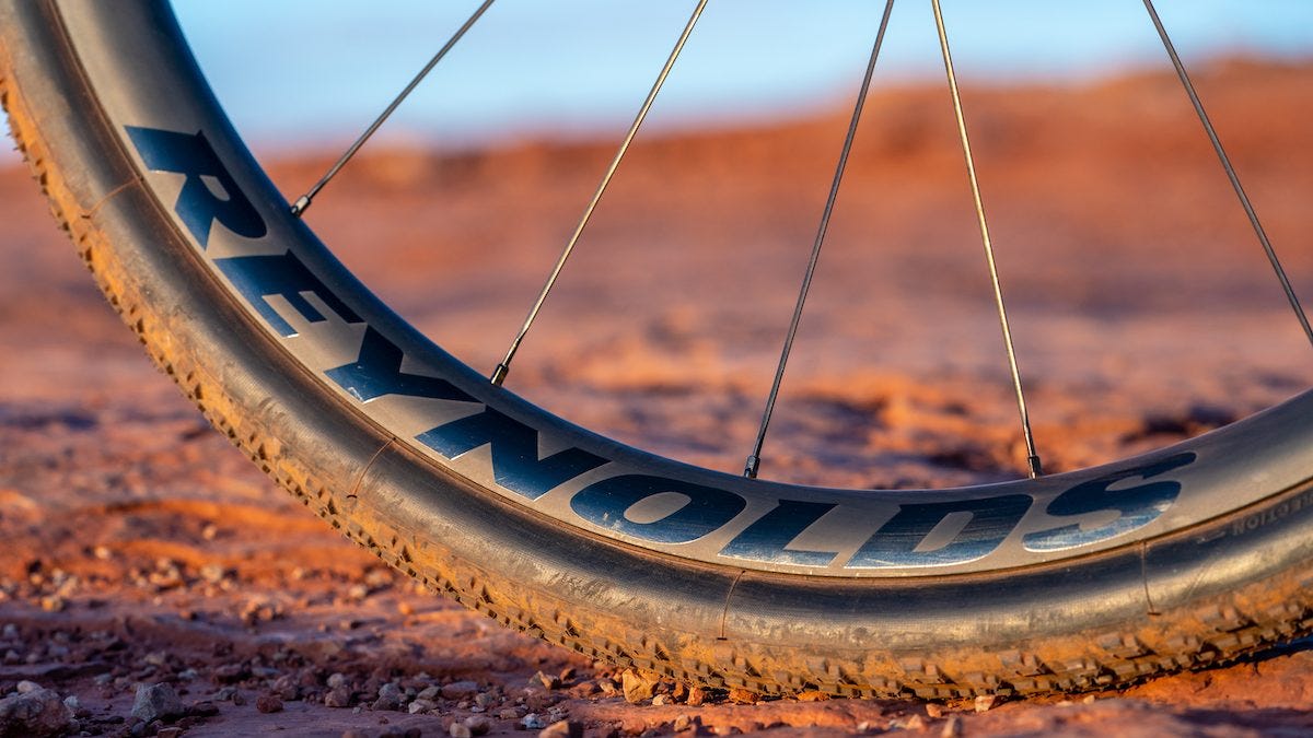 Nuove ruote gravel Reynolds: ATR e G Series. Hooked e hookless da ...