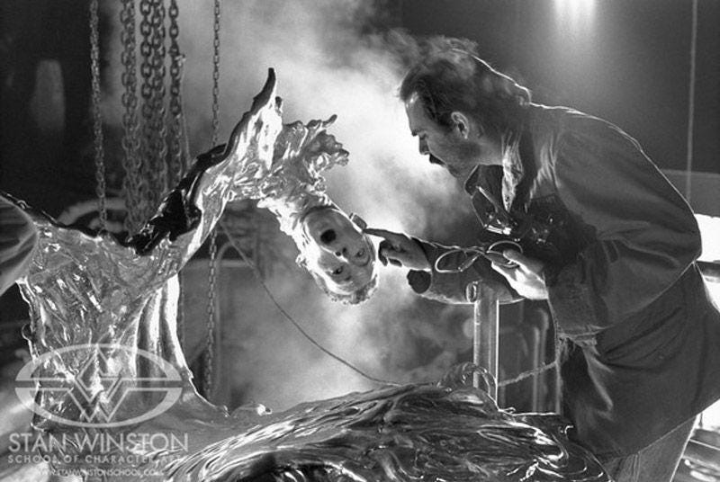 Bez takich zdjęć ciężko byłoby odgadnąć, które elementy to jeszcze efekty praktyczne, a które to już CGI. (fot. Facebok / Stan Winston School of Character Art) Bez takich zdjęć ciężko byłoby odgadnąć, które elementy to jeszcze efekty praktyczne, a które to już CGI. (fot. Facebok / Stan Winston School of Character Art)