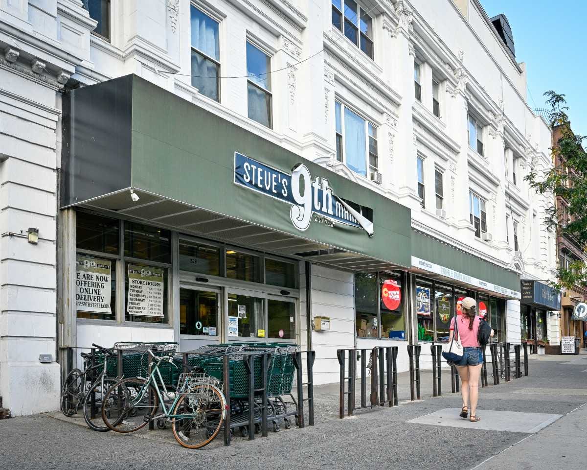 steve's 9th street market supermarket in park slope