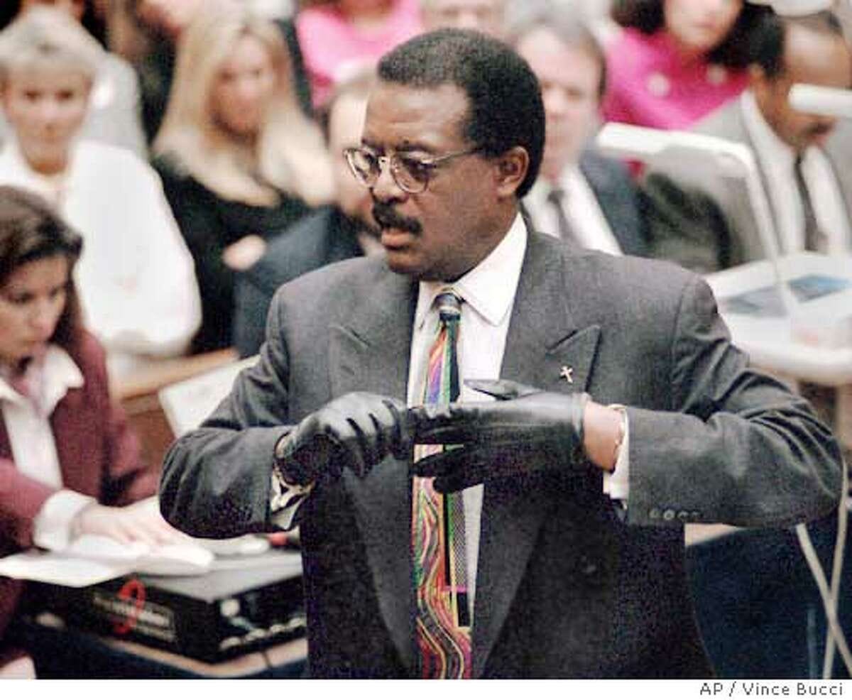 JOHNNIE L. COCHRAN JR. : 1937-2005 / Famed attorney combined showmanship,  activism