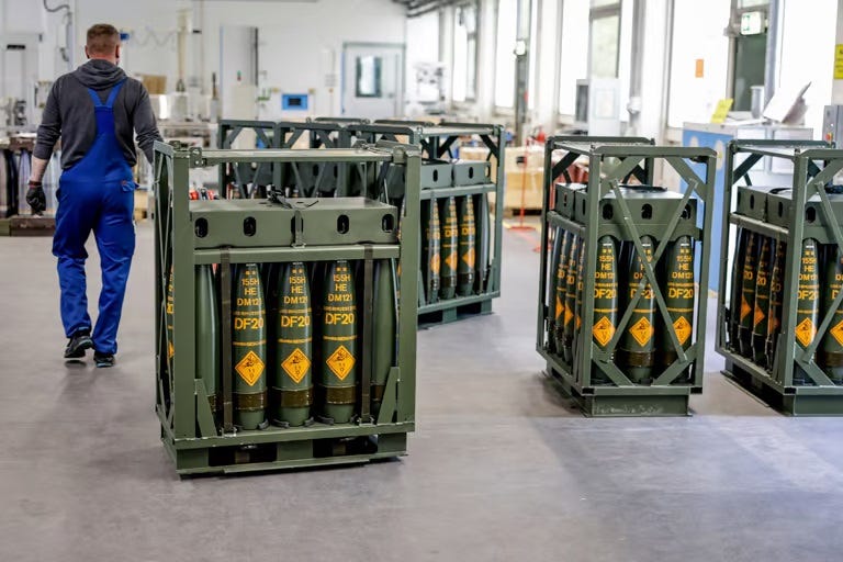 The German Bundeswehr has again called off 155 mm artillery ammunition from Rheinmetall under the framework agreement. Rheinmetall has been commissioned to supply a total of several tens of thousands shells of various types for the Ukrainian armed forces. The order is worth a three-digit million euro amount. Delivery is scheduled for the course of 2025.