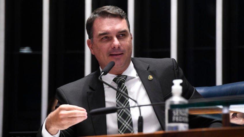 Flávio Bolsonaro (PL) rebate tese criada pelo Regime PT-STF de "Abin Paralela" em suas redes sociais 