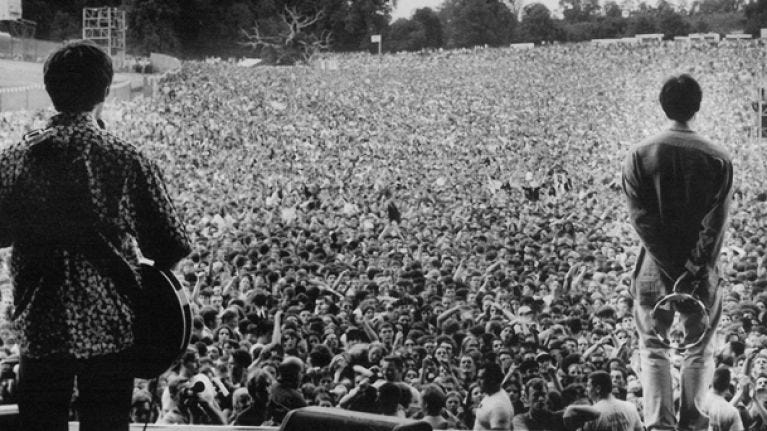 Latest Oasis News on X: "On July 22nd 1995 Oasis supported REM at Slane  Castle in Ireland. Johnny Depp hung out with the band before watching the  set from the side of