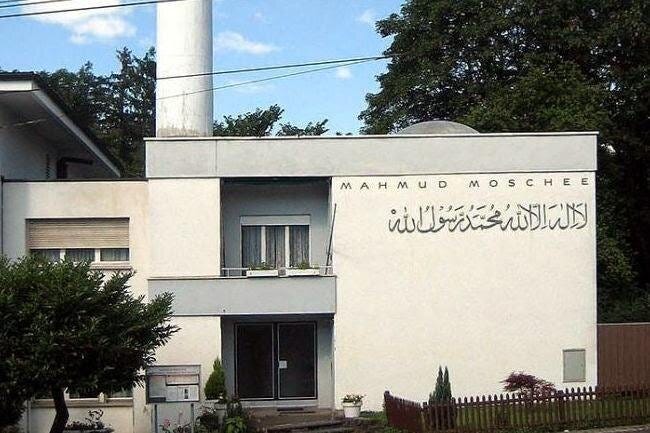 A Cup of Tea with Muslims in Switzerland: When Minarets Became a National Issue A Cup of Tea with Muslims in Switzerland: When Minarets Became a National Issue
