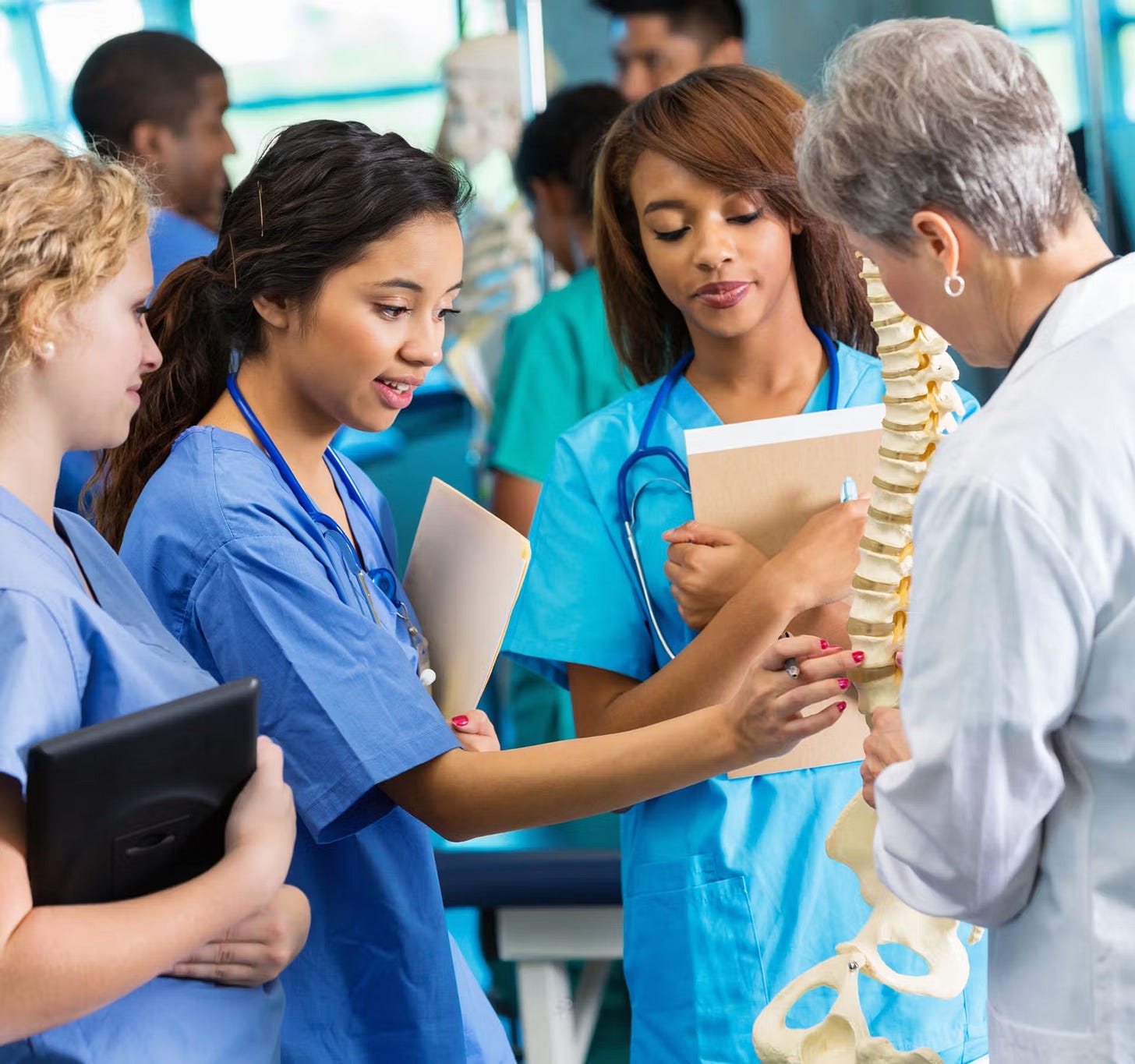 How Many Volunteer Hours for Medical School? The Expert Guide (With  Examples) | Leland