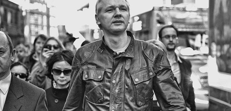 🚩 La psychologie de Julian Assange, partie 4 : pourquoi même certains gauchistes veulent le voir pendu 🎗⏳ 