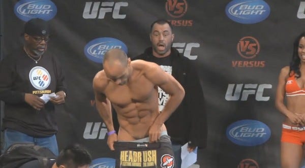 joe rogan watching mma ufc fighters bulge for dana white joe rogan watching mma ufc fighters bulge for dana white