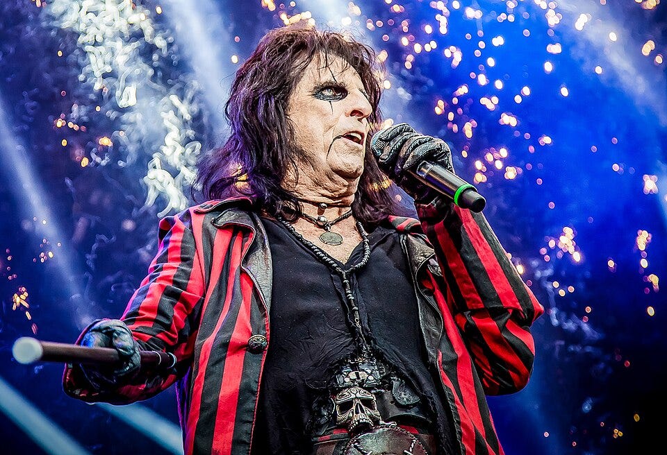 Alice Cooper. Photo by Robin Looy.