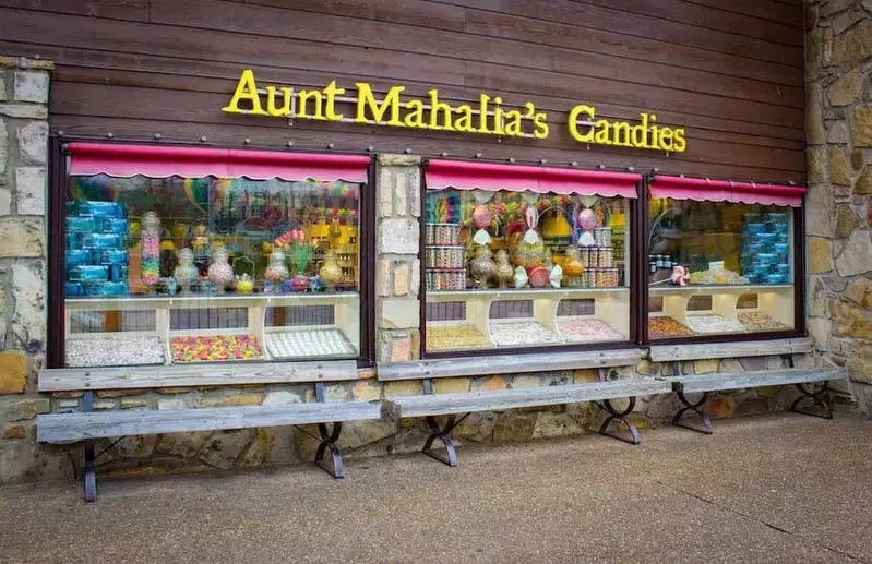 3 Top Candy Shops in Gatlinburg to Satisfy Your Sweet Tooth