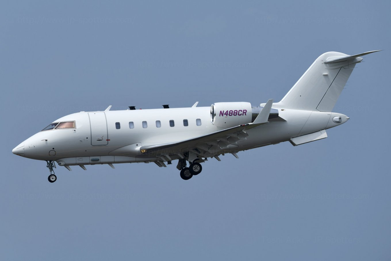 CL-650 ARTEMIS створений на базі бізнес-джета Bombardier Challenger 600