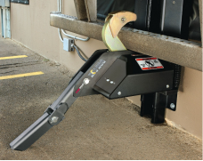 荷役ドック用車両拘束装置