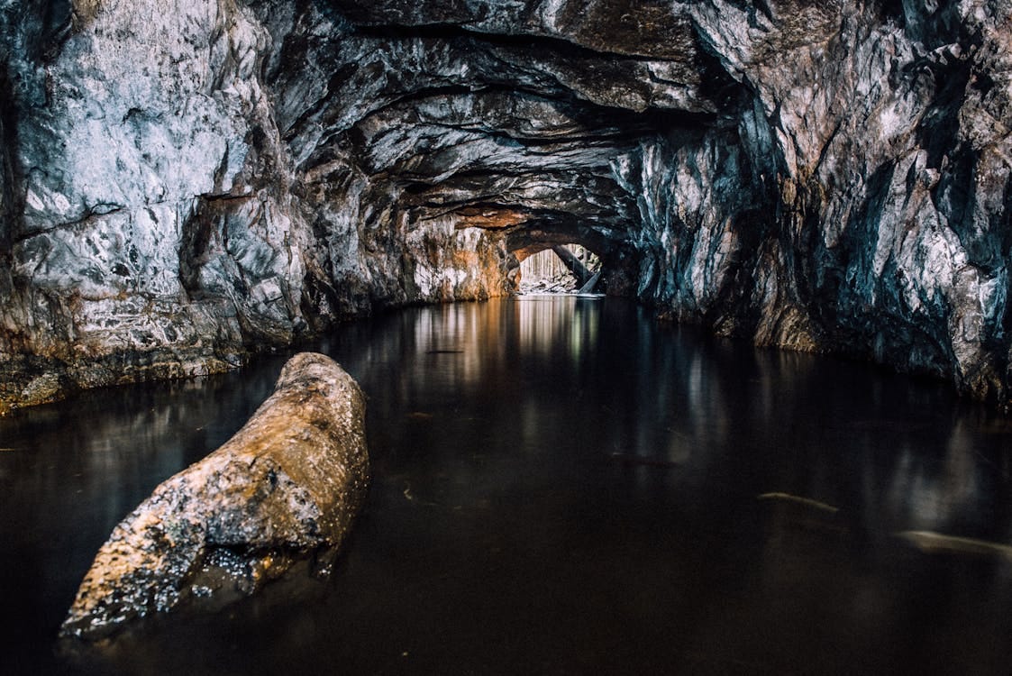 Free Cave on Focus Photography Stock Photo Free Cave on Focus Photography Stock Photo