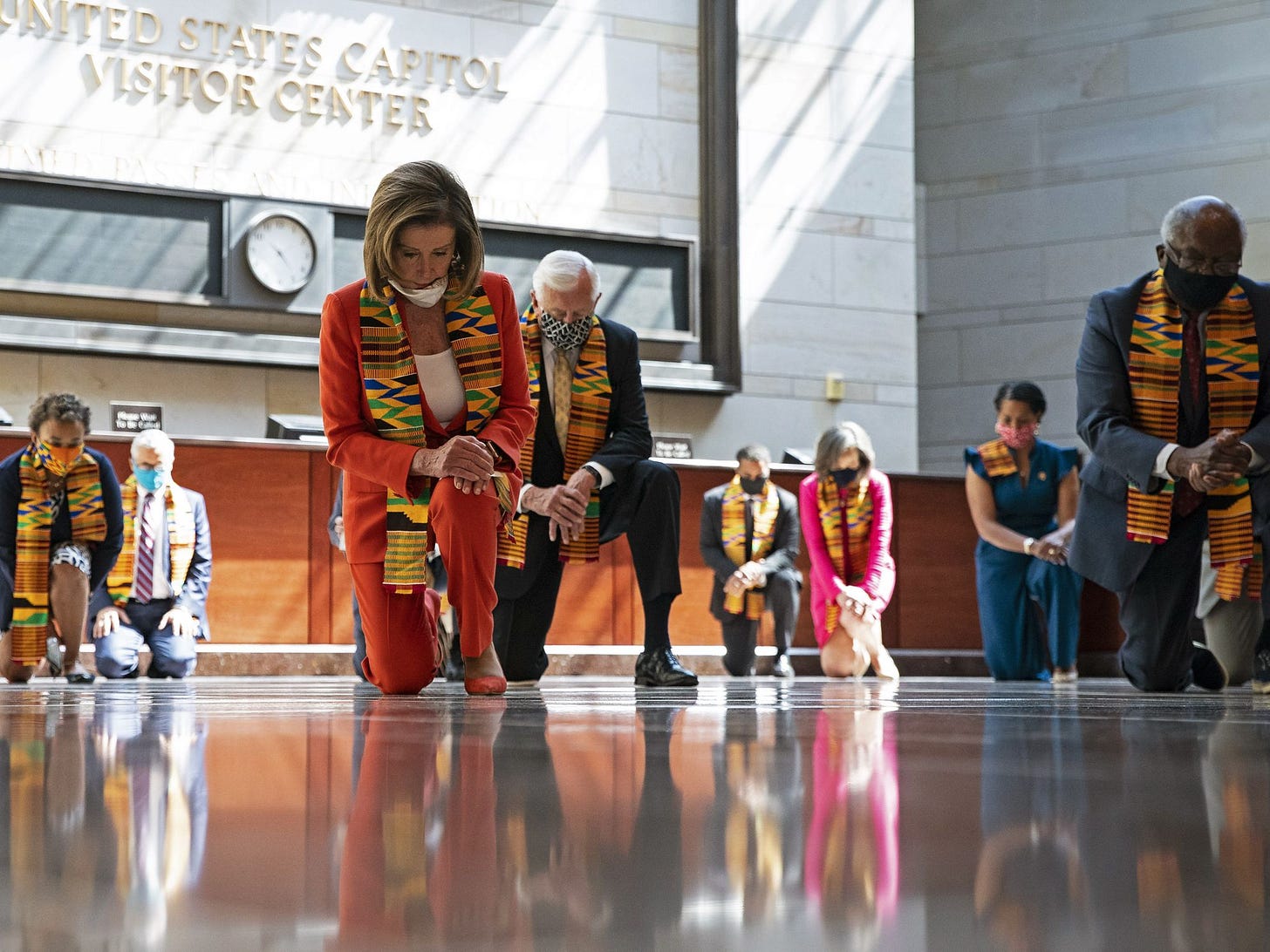 The Embarrassment of Democrats Wearing Kente-Cloth Stoles | The New Yorker