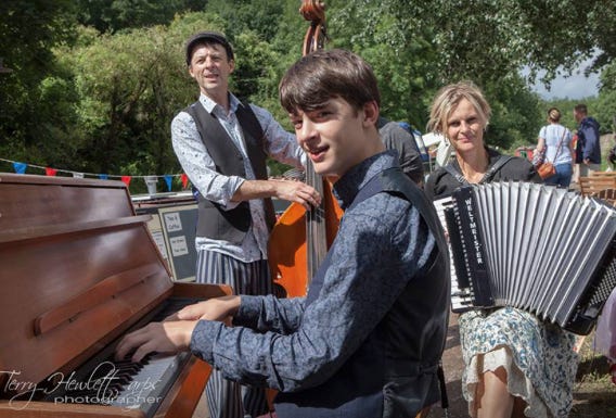 No photo description available.