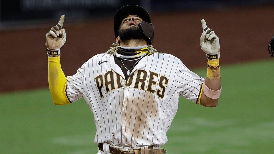 Padres' Fernando Tatis Jr. hits monster home run, delivers epic bat flip  vs. Dodgers | Fox News