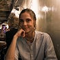 Larissa Antoniazzi's avatar