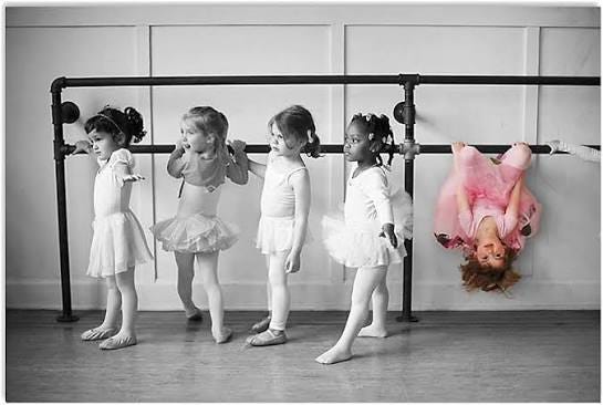 Póster de ballet para niña colgando al revés, lección básica para niñas Love Ballet, divertido ballet de clase con impresión de niña encantadora, sin marco, póster de 11 x 17 pulgadas : Póster de ballet para niña colgando al revés, lección básica para niñas Love Ballet, divertido ballet de clase con impresión de niña encantadora, sin marco, póster de 11 x 17 pulgadas :