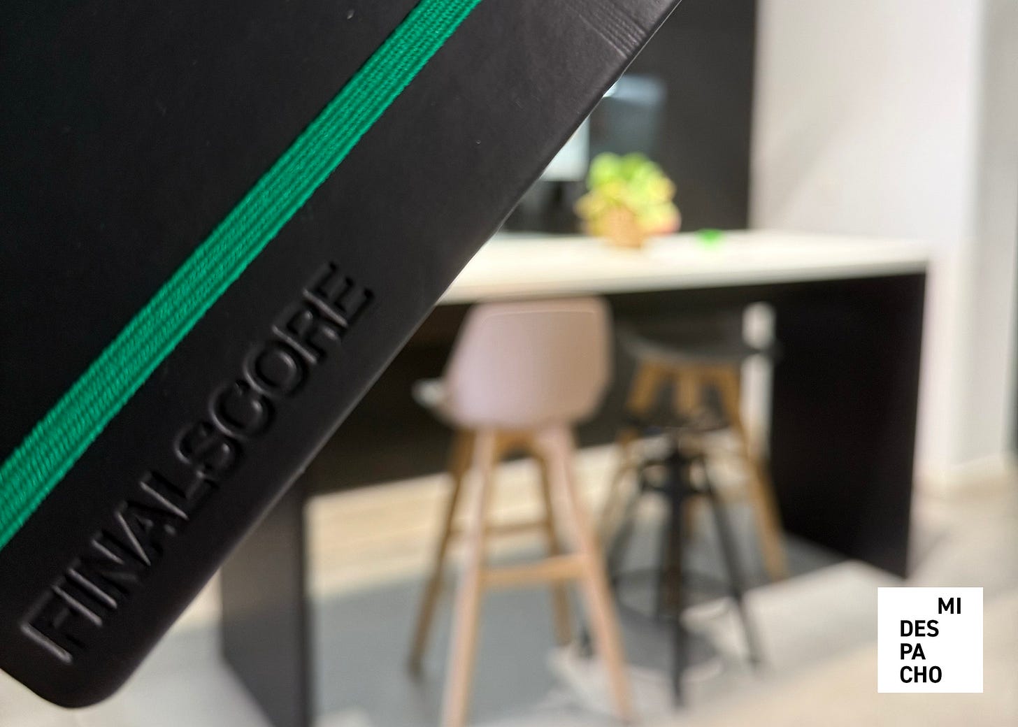 Libreta regalo de Miguel Ángel Fernández de su compañía "FinalScore"- Libreta regalo de Miguel Ángel Fernández de su compañía "FinalScore"-