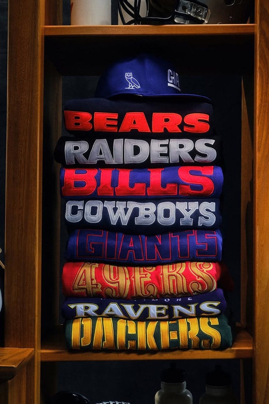 Drake's OVO and NFL Release Second Collaborative Capsule Collection Chicago bears new york giants new orleans saints Buffalo Bills Baltimore Ravens Las Vegas Raiders dallas cowboys san francisco 49ers green bay packers Drake's OVO and NFL Release Second Collaborative Capsule Collection Chicago bears new york giants new orleans saints Buffalo Bills Baltimore Ravens Las Vegas Raiders dallas cowboys san francisco 49ers green bay packers