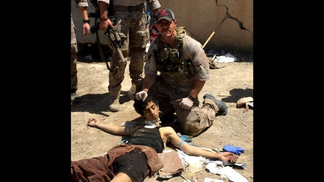 Eddie Gallagher, Navy SEAL acquitted of murder, says posing with dead ISIS  prisoner was "wrong" - 60 Minutes - CBS News