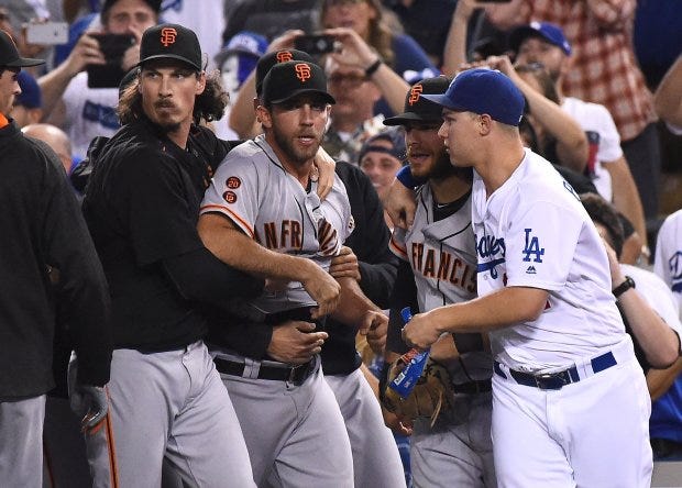 Giants lose to Dodgers