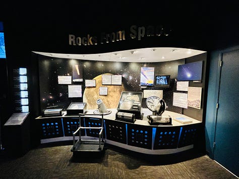 exhibits, galleries