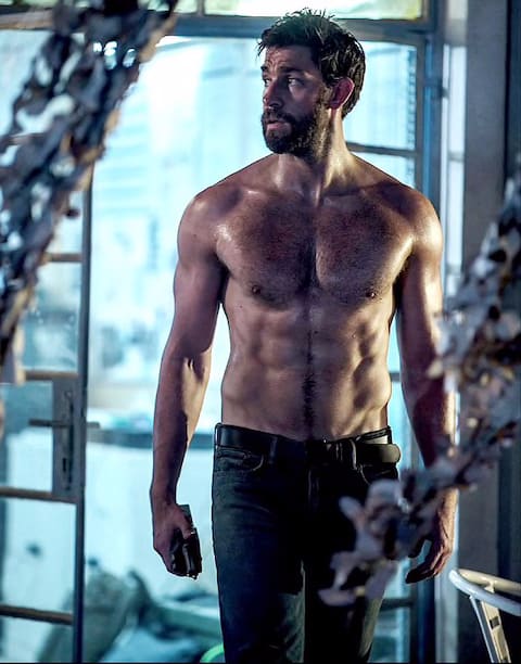 John Krasinski like you&#39;ve never seen him before in this new photo from 13  Hours: The Secret Soldiers of Benghazi