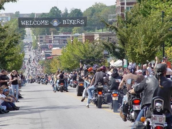 Bikes, Blues and BBQ Motorcycle rally on Dickson Street-Fayetteville ...