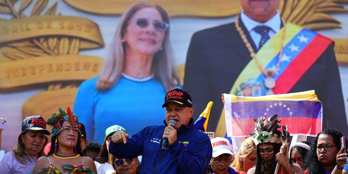 U.S. commandeers Venezuela-linked Russian tanker; Trump administration targets Venezuela's interior minister; DHS arrests 150 in Minneapolis