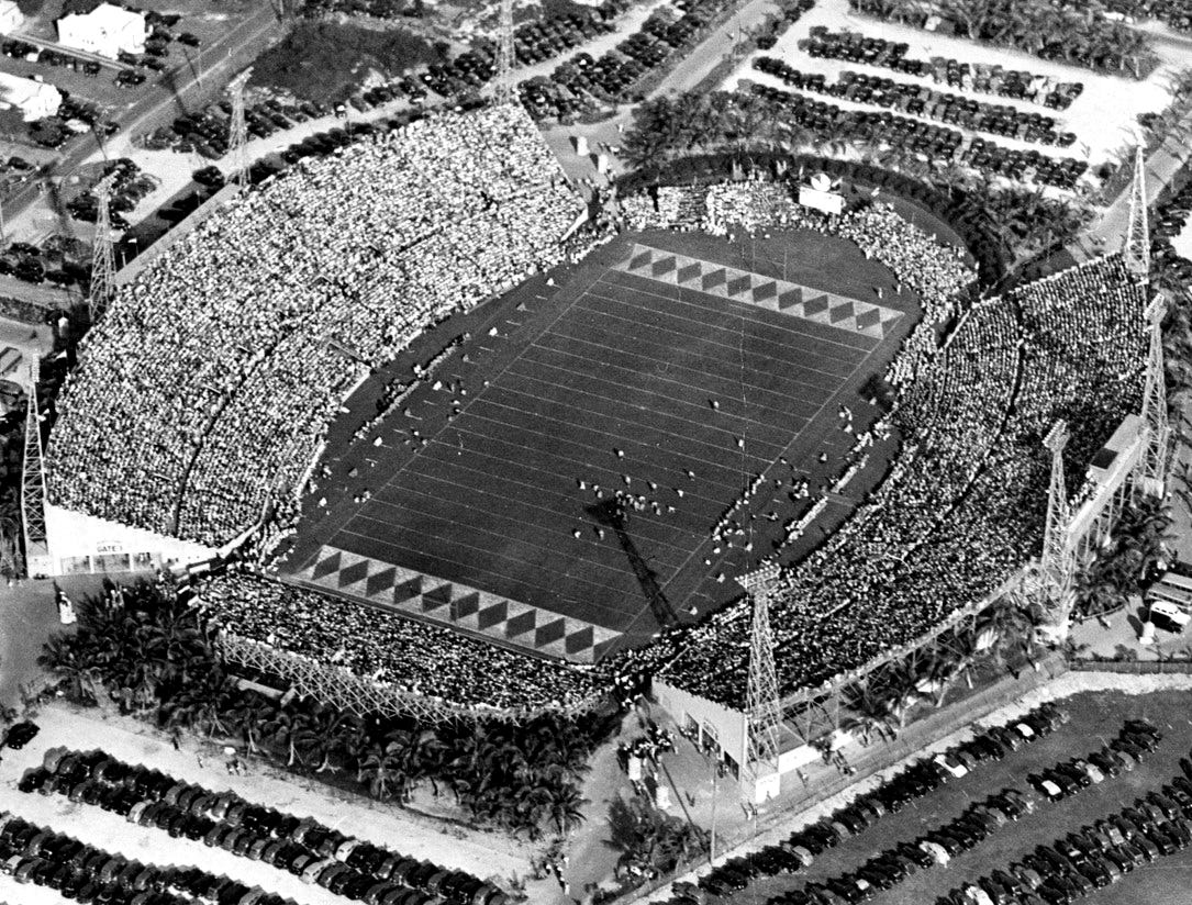 The stadium during the 1947 Orange Bowl game played on January 17, 1947. Courtesy of Museum of Miami.