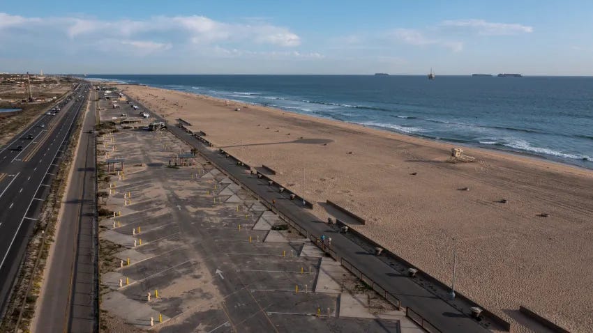 Bolsa Chica State Beach in Huntington Beach, California. | Source TK