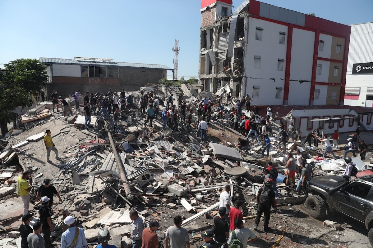 Así fue el derrumbe de un edificio en Pereira, la ciudad más golpeada por el sismo que visitará De la Espriella tras la tragedia - LA NACION