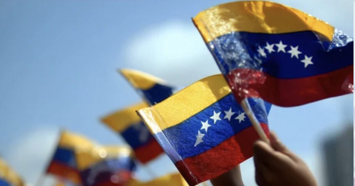 Anti-communist Venezuelans scold pro-Maduro protesters