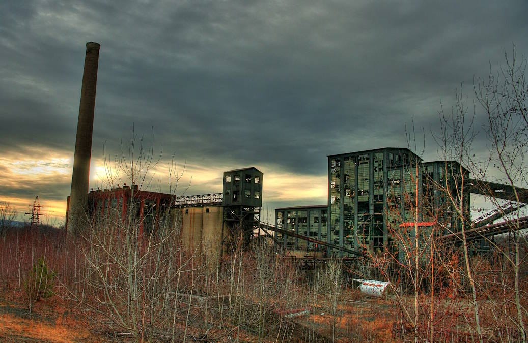 Economists Debunk Claims of US Manufacturing Boom Amid Trump Tariffs